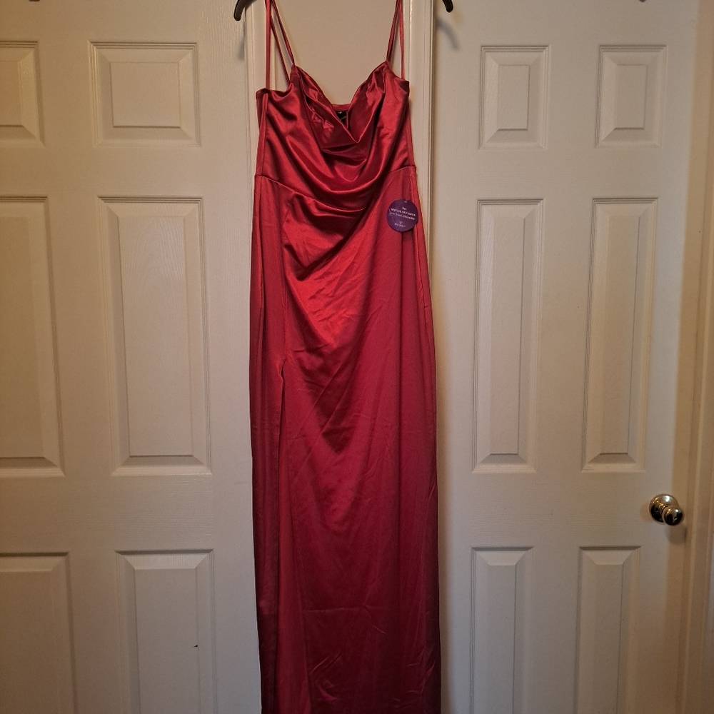 Clothes and shoes - Picture 10 of 15